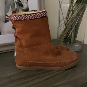 Toms Moccasin Boots
